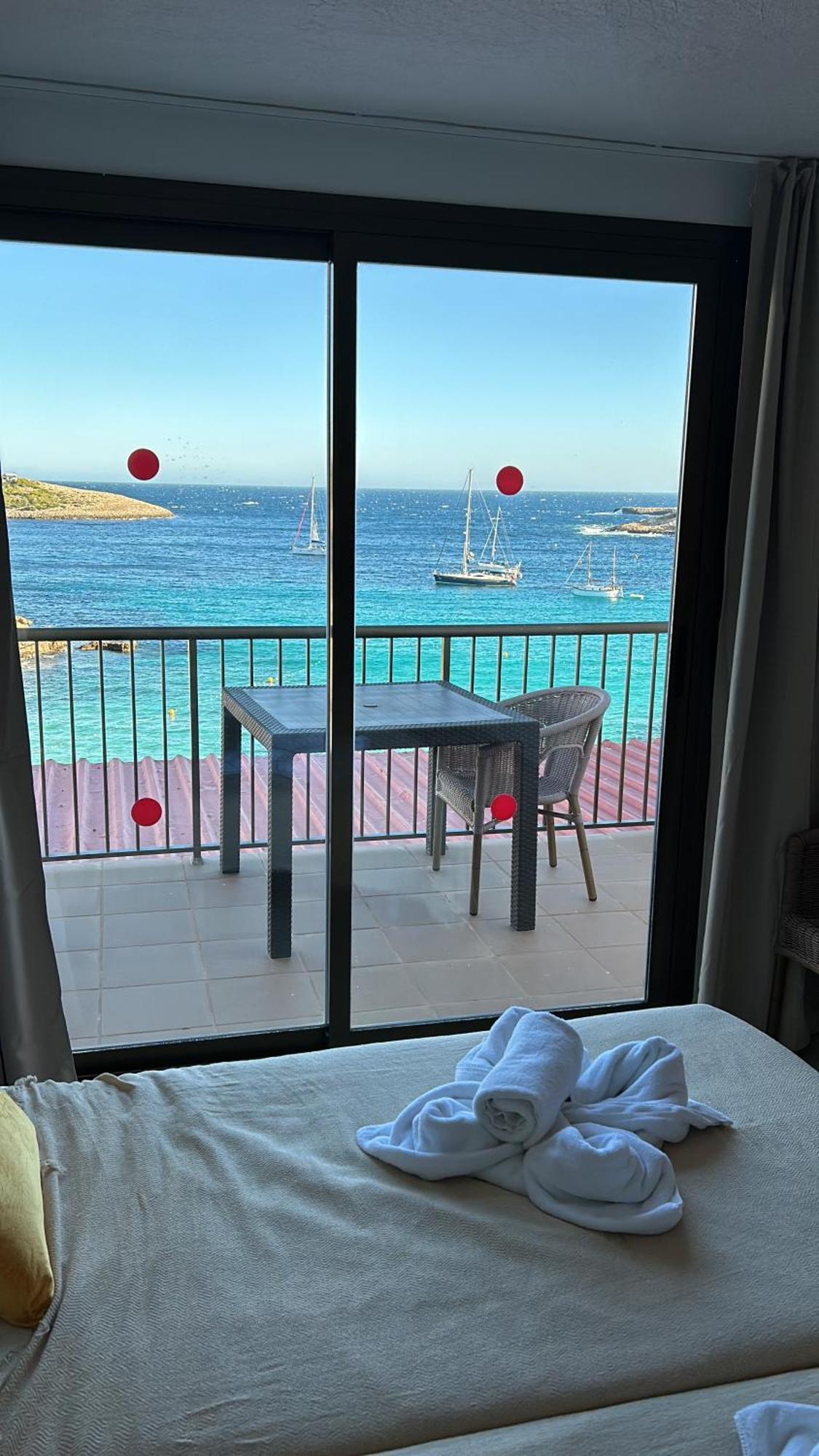 Es Grop Apartamentos Portinatx Exterior photo